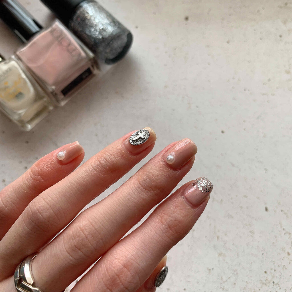 カラフルネイルズ/キャンメイク/マニキュアを使ったクチコミ（2枚目）