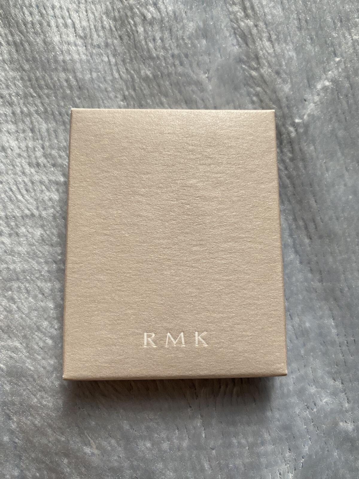 オブスキュア テンプテイション アイシャドウパレット 01 ラプソディー ローズ/RMK/アイシャドウパレットを使ったクチコミ（2枚目）