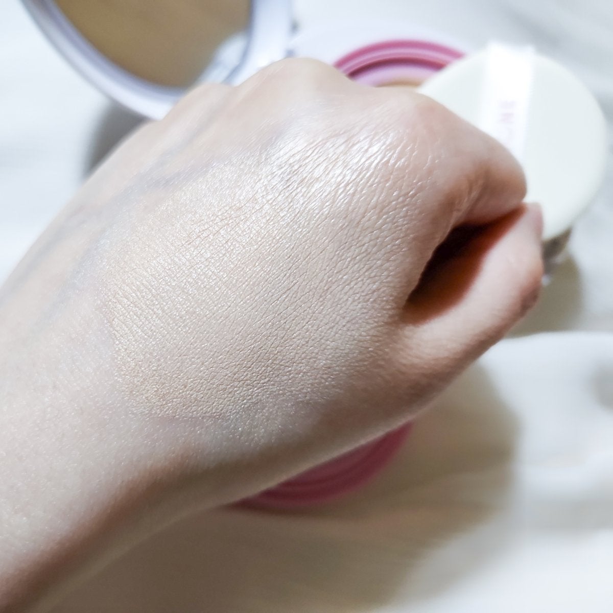 デューイーメッシュファンデーション/ASUNE /クッションファンデーションを使ったクチコミ(3枚目)