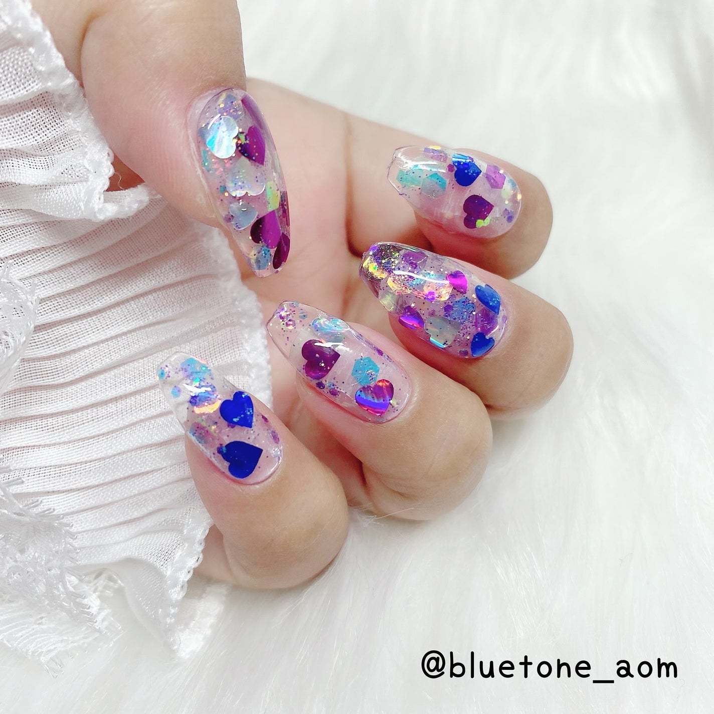 ⋆͛🦖⋆͛aomi on LIPS 「ホログラムネイル!オーロラのホロがいい仕事してる気がしてる!☺..」(4枚目)