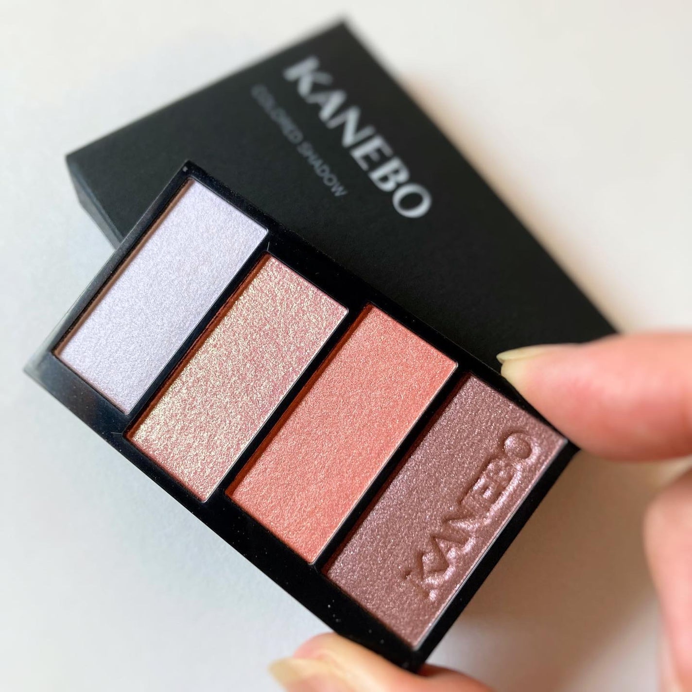 カラードシャドウ/KANEBO/アイシャドウパレットを使ったクチコミ(2枚目)