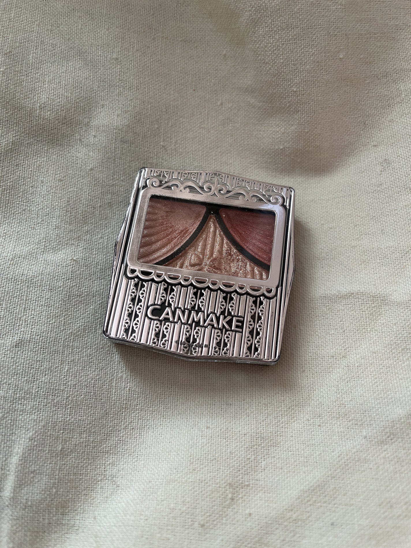 ジューシーピュアアイズ/キャンメイク/アイシャドウパレットを使ったクチコミ(2枚目)