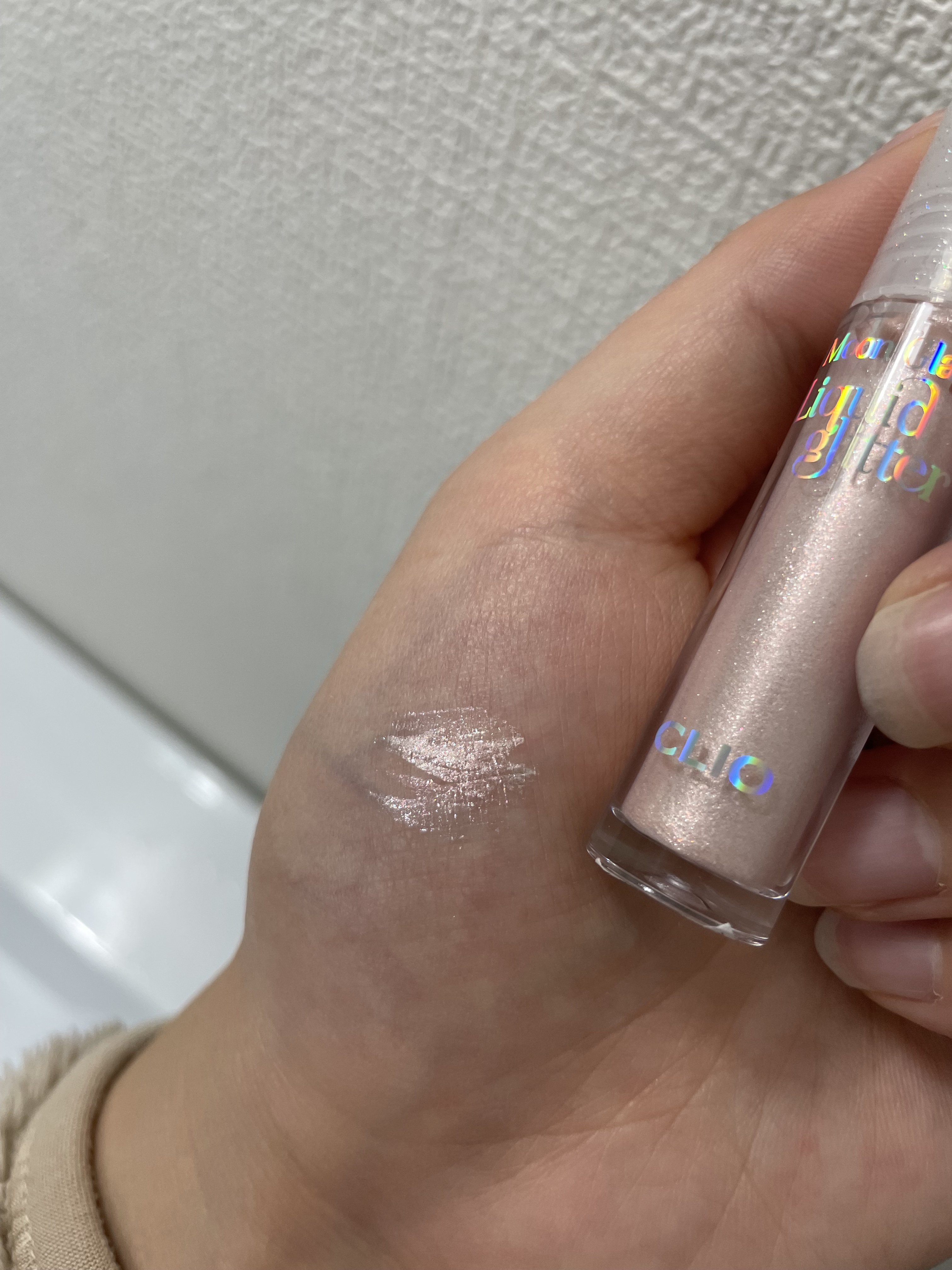 ムーン グラス リキッド グリッター 04 PINK SPREAD/CLIO/メイクアップを使ったクチコミ（2枚目）