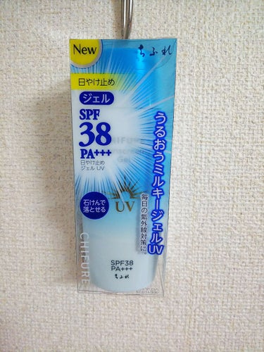 ちふれ 日焼け止め ジェルUV☀️ SPF38 PA3+

メイク前の顔用日焼け止めとして使用しています👩

この日焼け止めは目のまわりに塗っても、アルコールで染みる😭ということが私はほとんど起きず嬉し