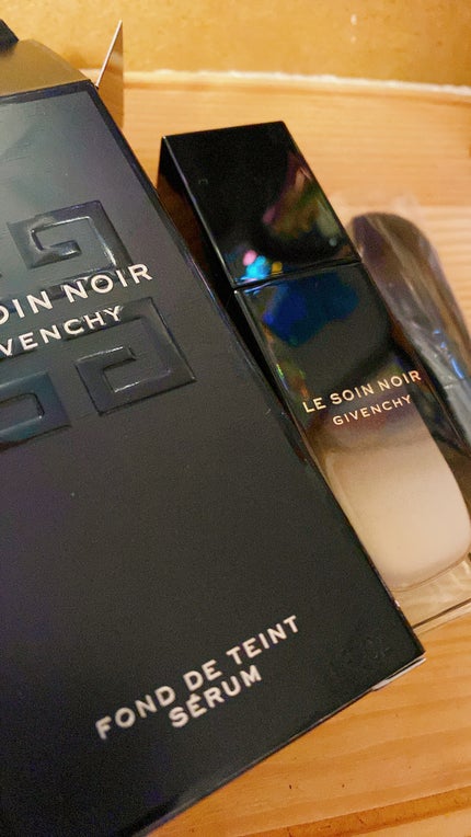 ソワン ノワール セラム ファンデーション/GIVENCHY/リキッドファンデーションを使ったクチコミ(1枚目)