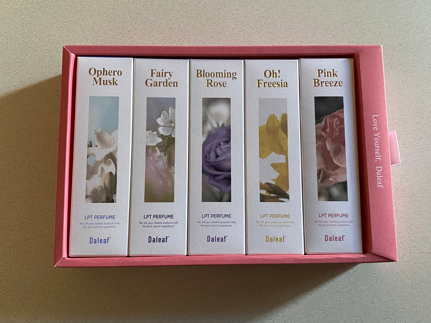 パフュームヘアパックインミスト Pink Breeze/Daleaf/アウトバストリートメントを使ったクチコミ(2枚目)