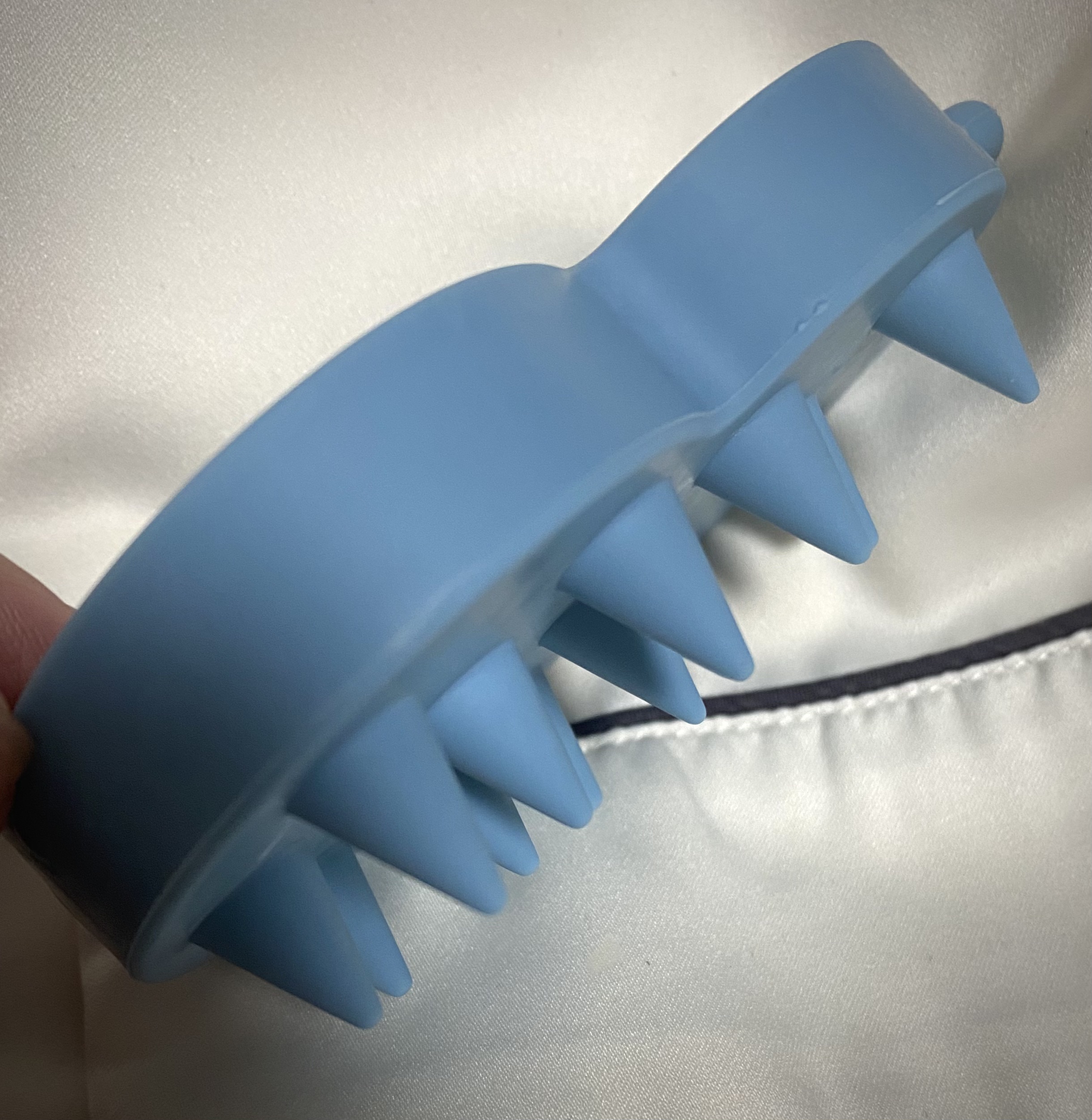 スパ やみつき 頭皮マッサージブラシ ソフト/エイトザタラソ/スカルプブラシを使ったクチコミ（2枚目）