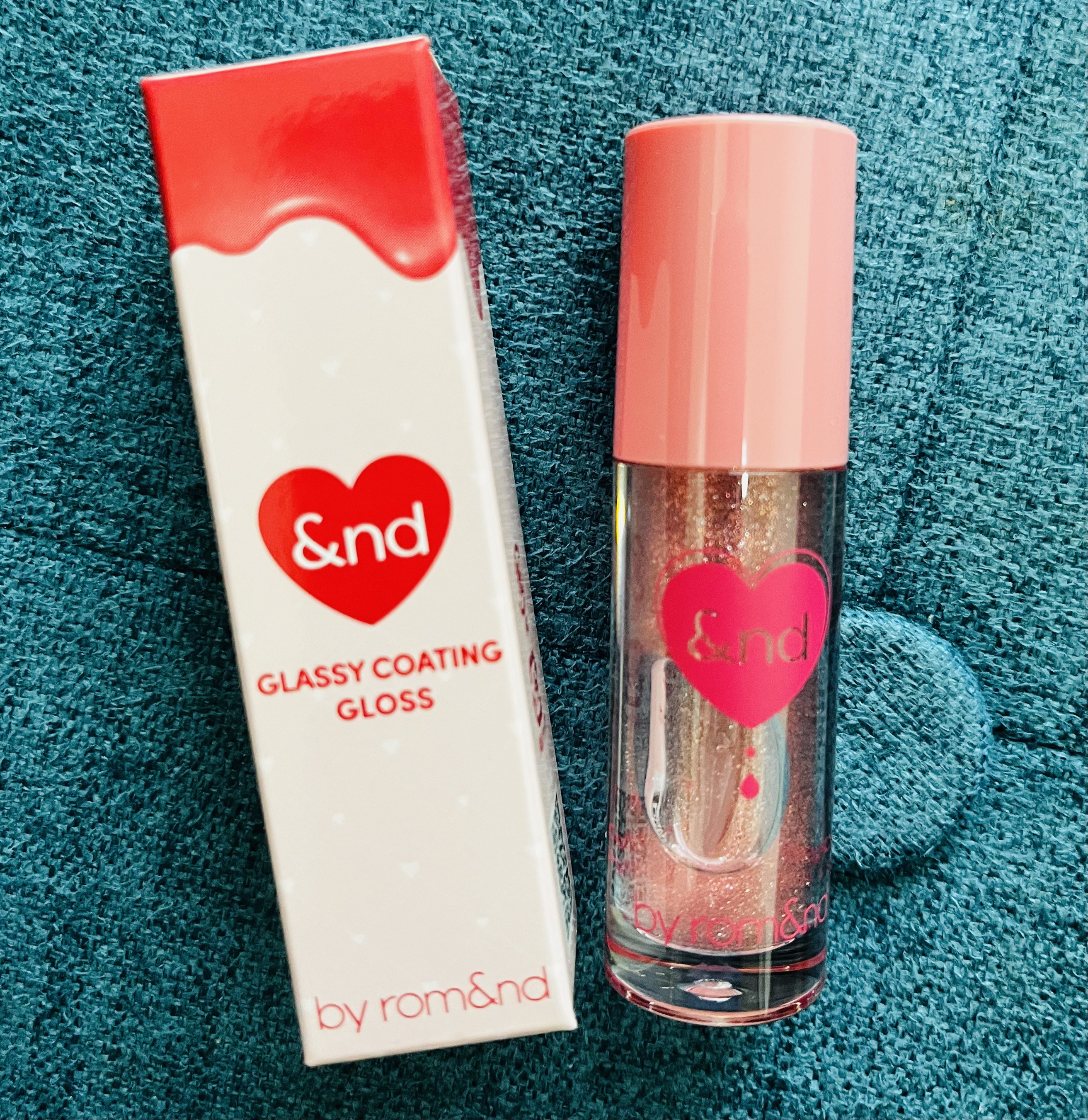 グラッシーコーティンググロス/&nd by rom&nd/リップグロスを使ったクチコミ（1枚目）