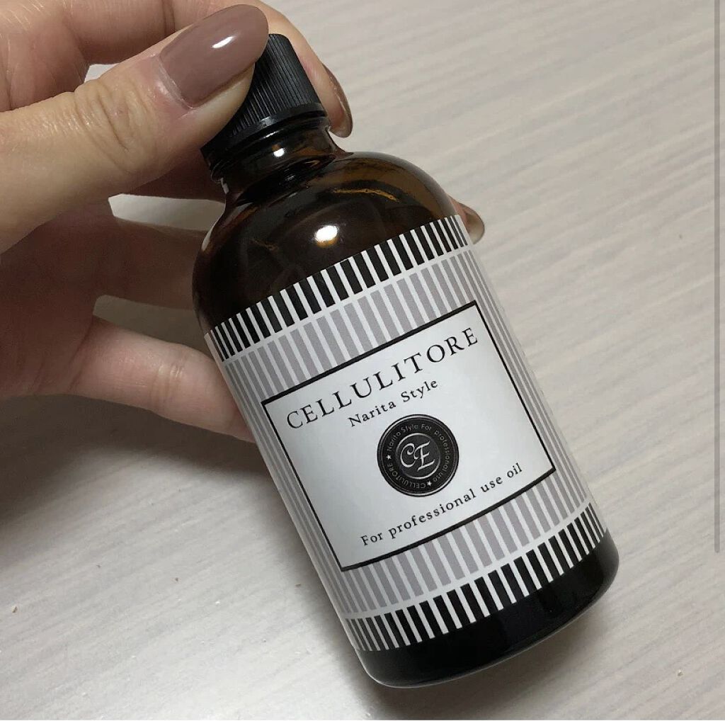 中村アンさんがCMに出ている、
FiNCで購入したものです。

名前のとおり、
セルライトを攻撃したくて購入したのですが、
オイルなので全身の乾燥対策にも使える！
と気が付きました(笑)
特に私はスネあたりがカサカサしてくるので…🌀

使