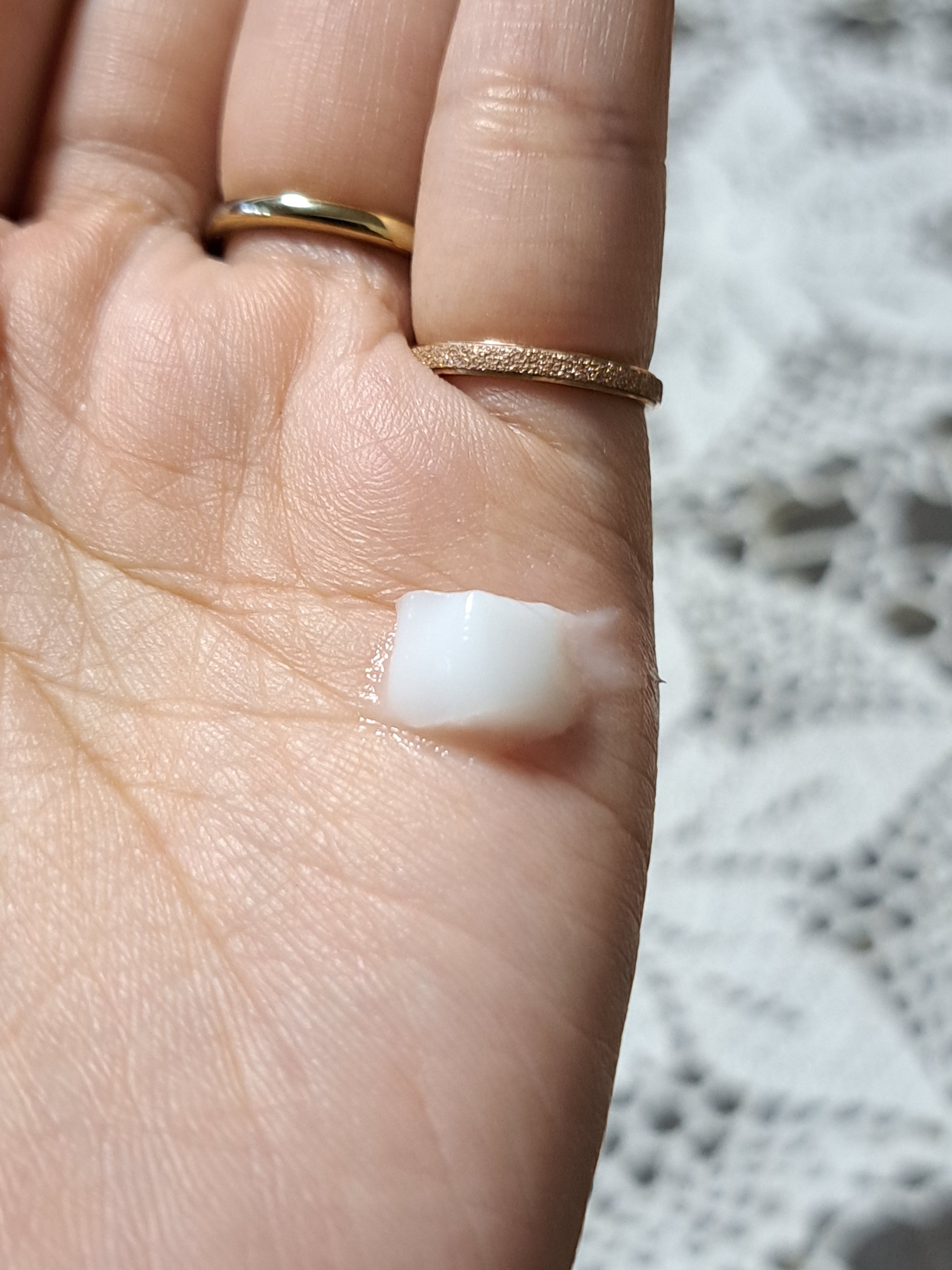 しっとりまとまる トリートメント/エッセンシャル/洗い流すヘアトリートメントを使ったクチコミ（2枚目）