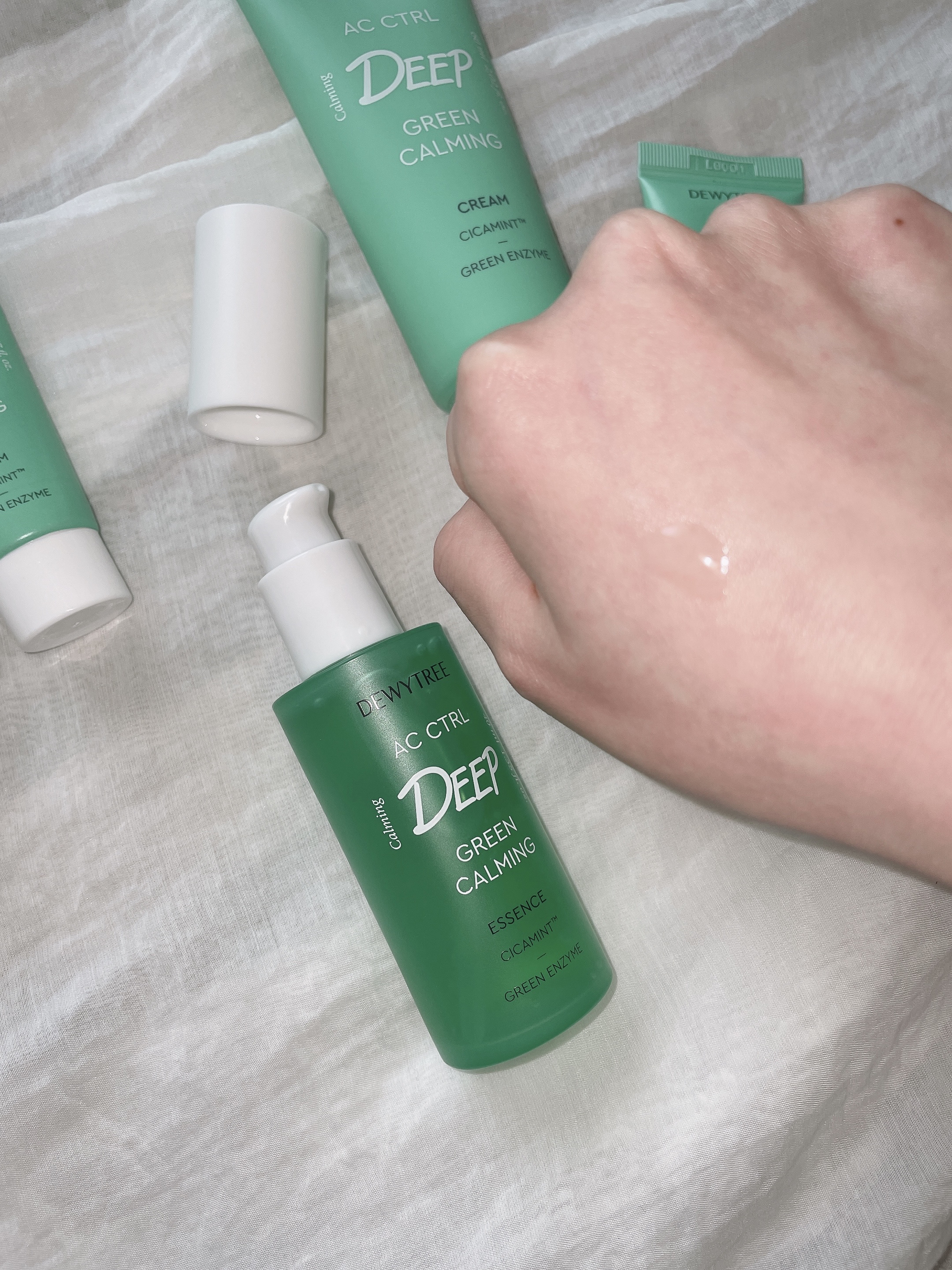 DEWYTREE ACコントロールディープ グリーンカーミング エッセンスのクチコミ「

▷DEWYTREE

公式様よりプレゼントでいただきました！


あんまり有名ではないブラ.....」（3枚目）