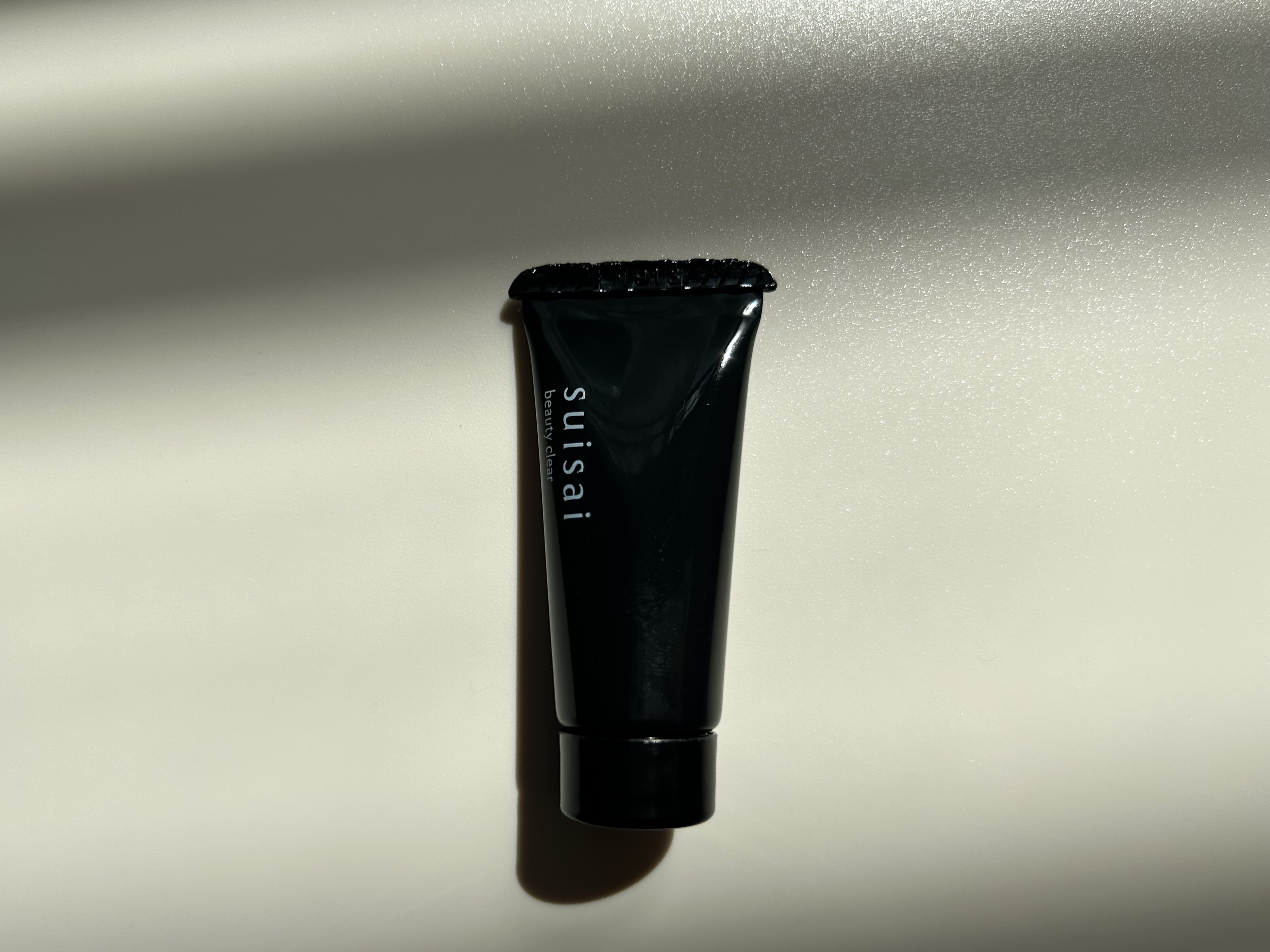 ☑️ビューティークリア
ブラックスクラブウォッシュ

サンプル貰ったので使ってみました！

まずは馴染ませて、その後水を少しずつ
足しながらクルクルしてたら
濃密泡な、しかもクリーミーで気持ちい🩵

私のオススメはざらつきある時や
Tゾー