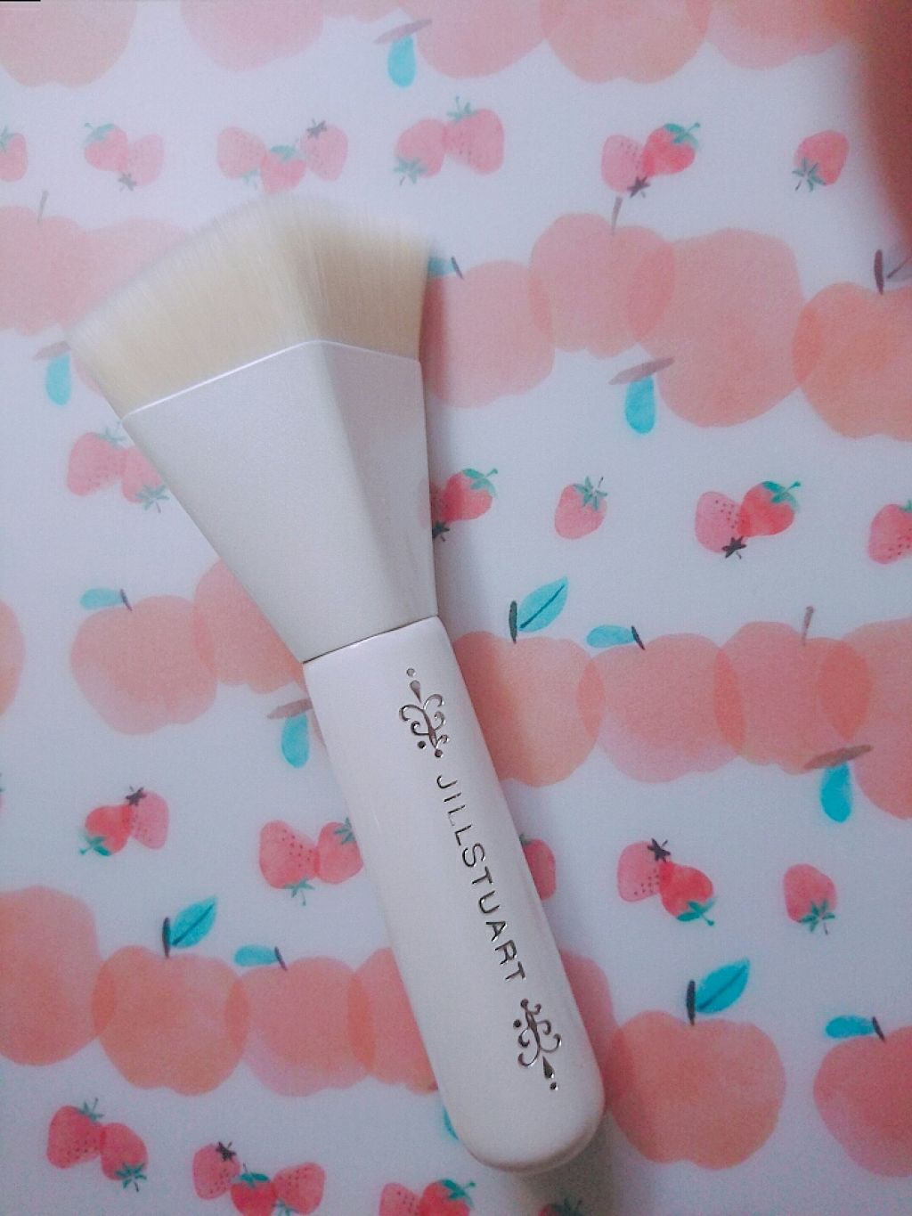 クリスタルポリッシュ ファンデーションブラシ/JILL STUART/メイクブラシを使ったクチコミ(1枚目)