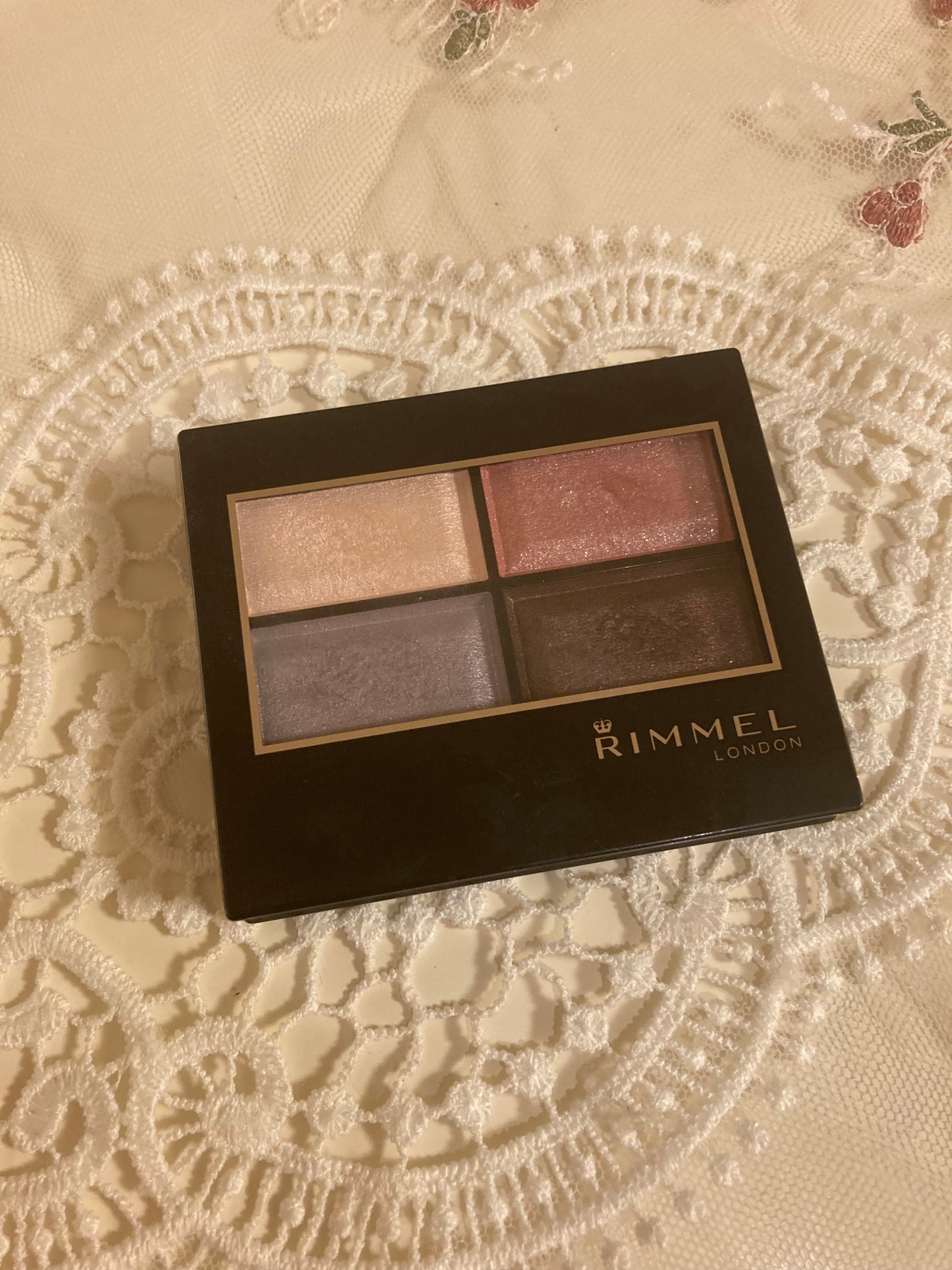 ロイヤルヴィンテージ アイズ/リンメル ロンドン/アイシャドウパレットを使ったクチコミ(1枚目)
