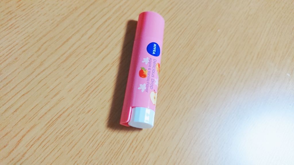 フレーバーリップ デリシャスドロップ アップルの香り〜バニラの香りのアクセント/ニベア/リップクリームを使ったクチコミ（1枚目）