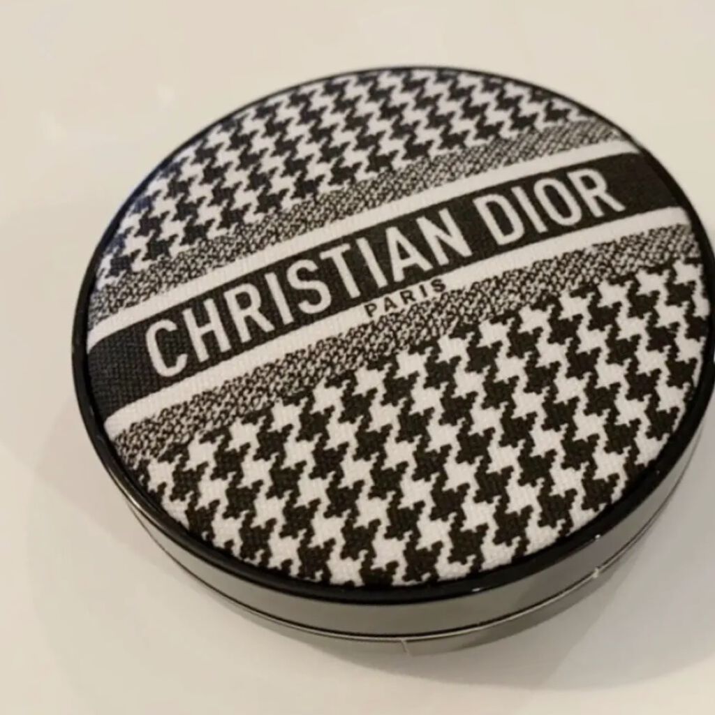 【旧】ディオールスキン フォーエヴァー クッション/Dior/クッションファンデーションを使ったクチコミ（1枚目）