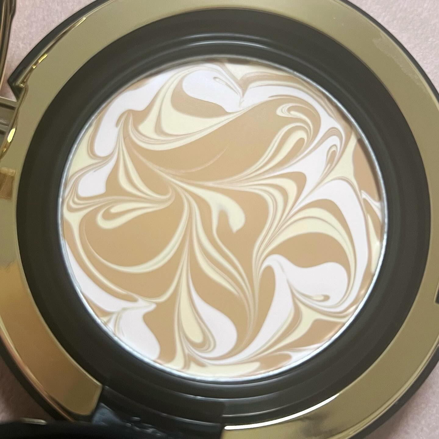 SIGNATURE ESSENCE COVER PACT　 インテンスカバー(23号)/AGE20’s/クリーム・エマルジョンファンデーションを使ったクチコミ（3枚目）