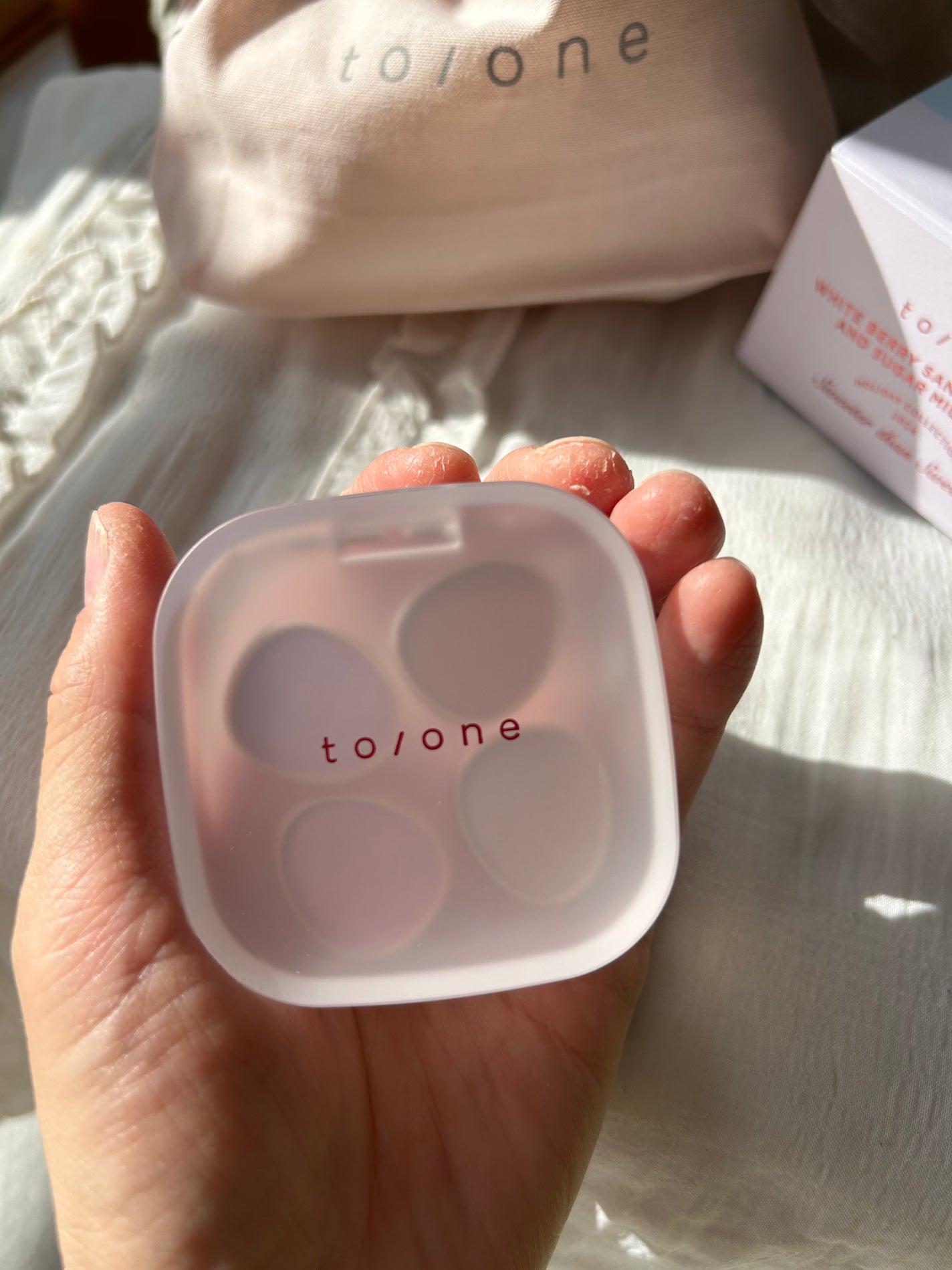 トーン ホリデー スイーツ ボックス Cheat Day Delights & Shiny Sprinkles/to/one/メイクアップキットを使ったクチコミ(4枚目)