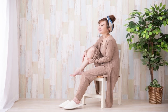 ルームウエアの女性