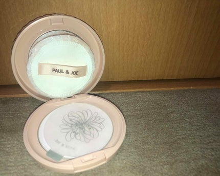 セッティング パウダー/PAUL & JOE BEAUTE/プレストパウダーを使ったクチコミ(2枚目)