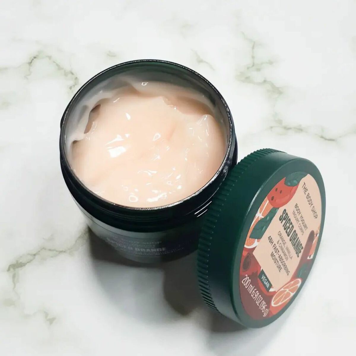 ボディヨーグルト スパイスドオレンジ/THE BODY SHOP/ボディローションを使ったクチコミ（2枚目）