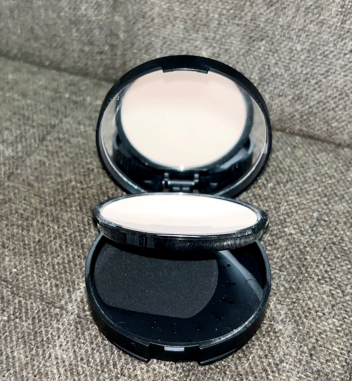 ベアプロ 16HR パウダー ファンデーション フェア 10 ニュートラル/bareMinerals/パウダーファンデーションを使ったクチコミ（2枚目）