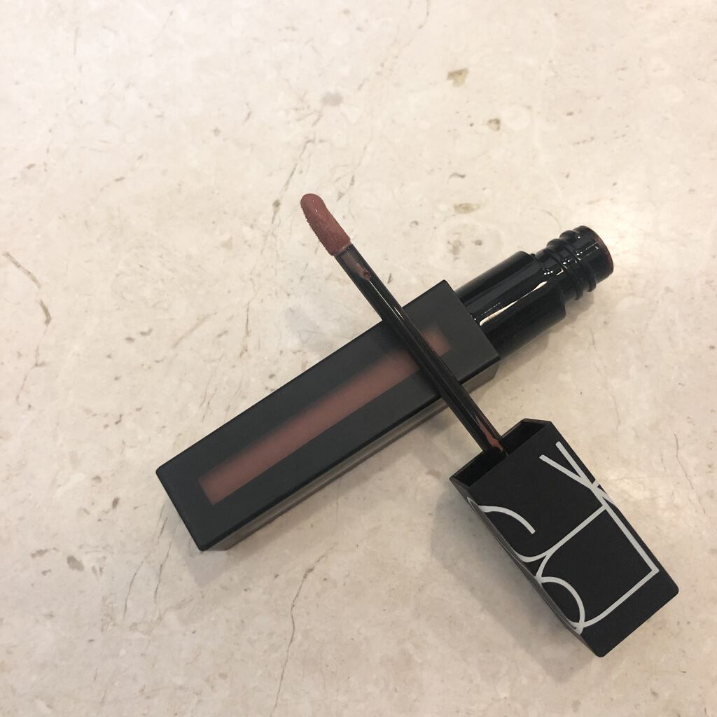 パワーマットリップピグメント 2760  ソフトブラウンピンク/NARS/口紅を使ったクチコミ（2枚目）