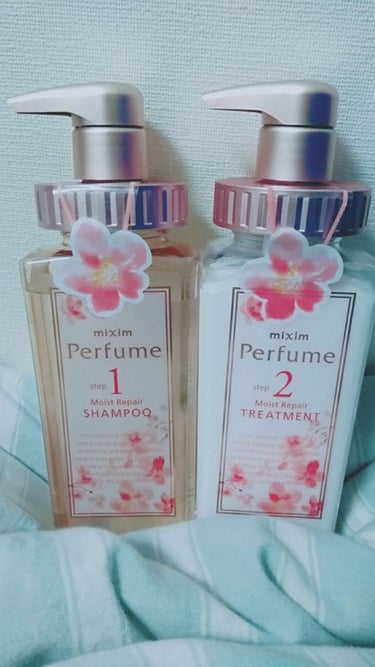 ミクシムパフューム モイストリペア 限定チェリーブロッサム シャンプー＆ヘアトリートメントペアセット /mixim Perfume/シャンプー・コンディショナーを使ったクチコミ（3枚目）