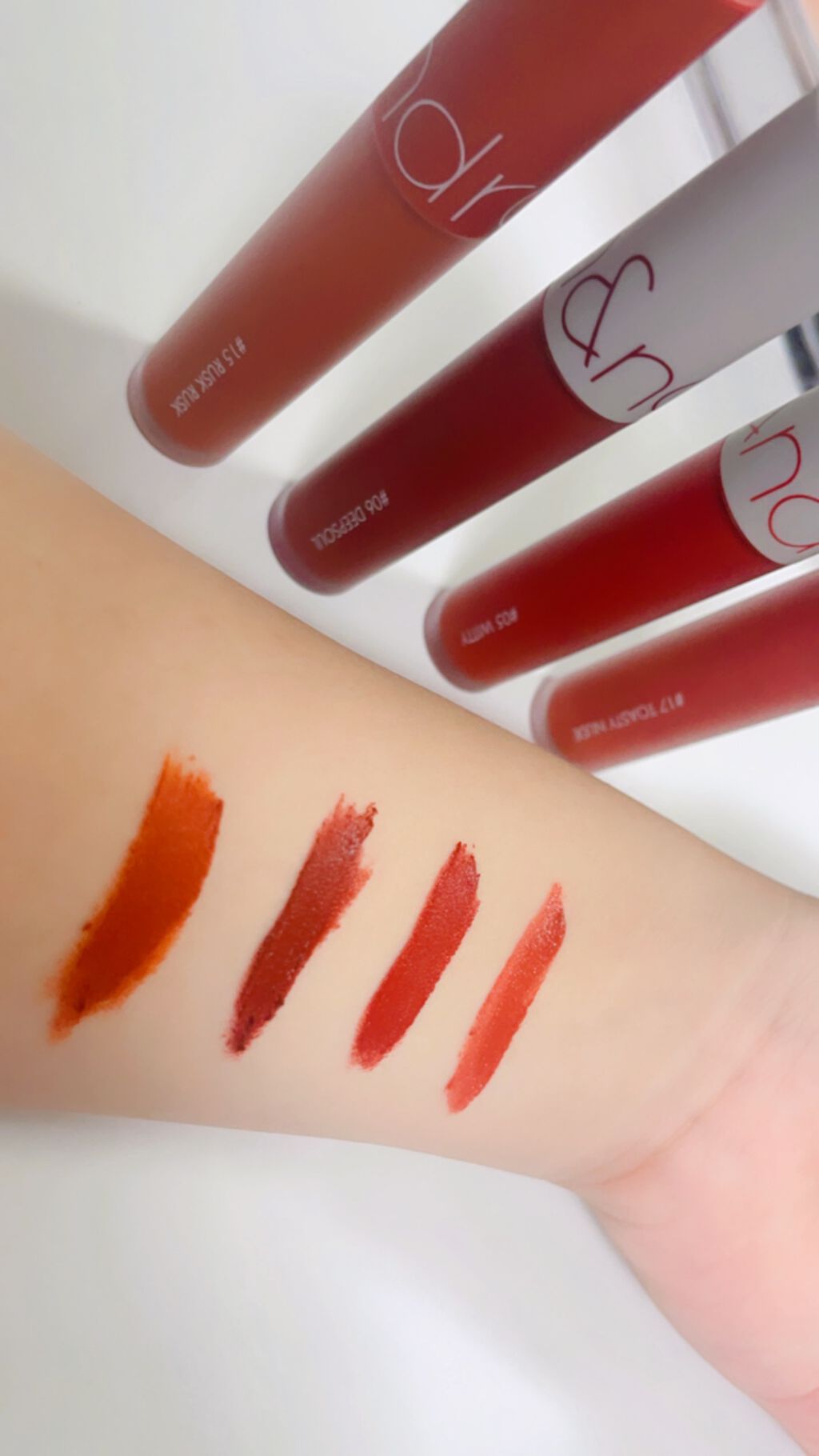 ジューシーラスティングティント/rom&nd/リップティントを使ったクチコミ（2枚目）