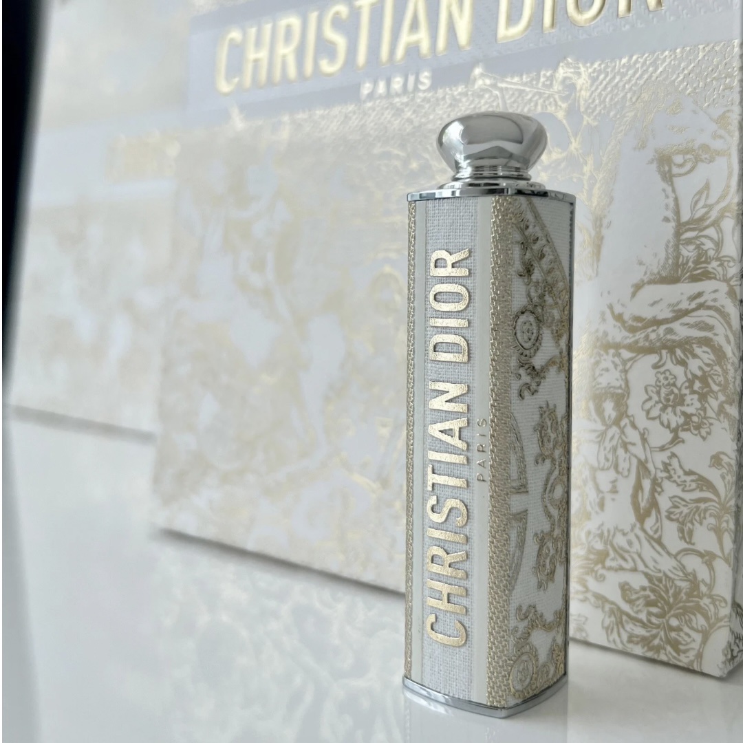 Dior 【旧】ディオールアディクトリップスティック(ケース)のクチコミ「発売前から話題沸騰だったリップケース♡
BAさんに聞いたところ、今年のコフレで１番人気らしいで.....」（2枚目）