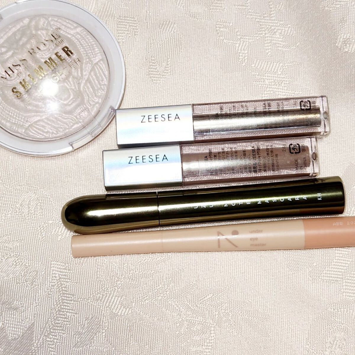 ダイヤモンドシリーズ 星空リキッドアイシャドウ/ZEESEA/リキッドアイシャドウを使ったクチコミ（1枚目）