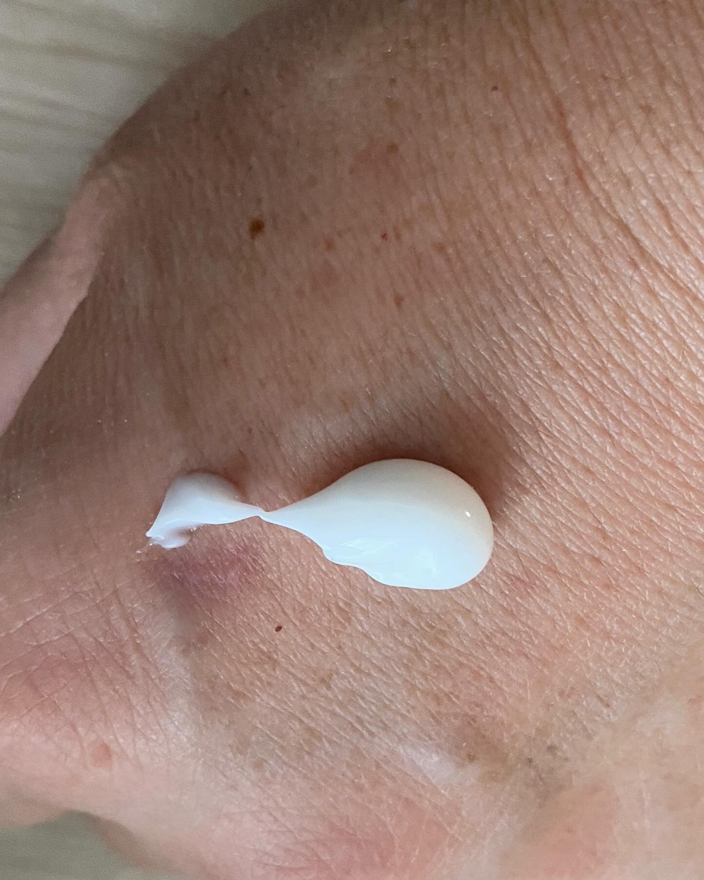 N.01 BODY SHOT CREAM/コジット/ボディクリームを使ったクチコミ（3枚目）