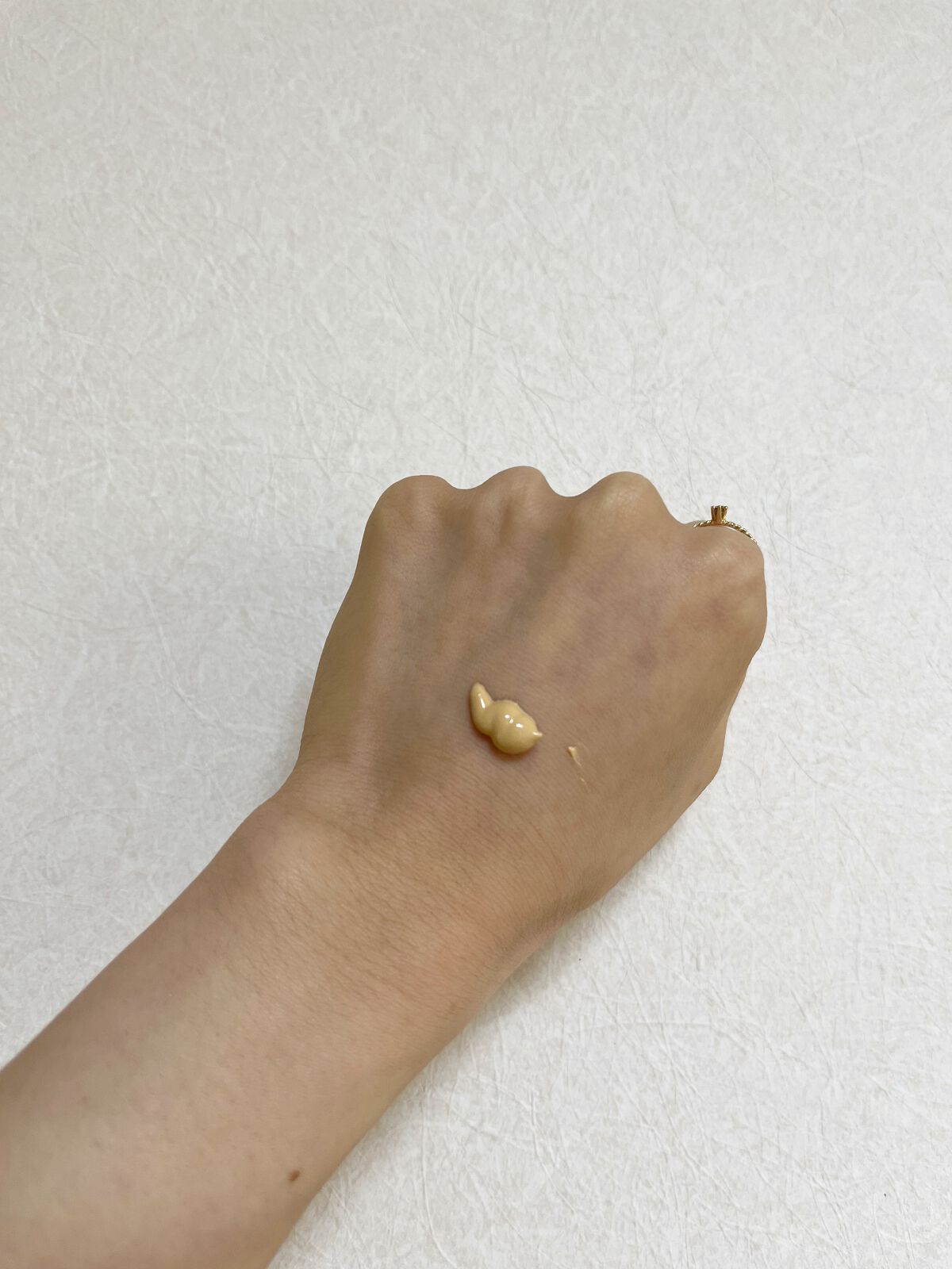 マットシフォンUVモイストベース/KiSS/化粧下地を使ったクチコミ(4枚目)