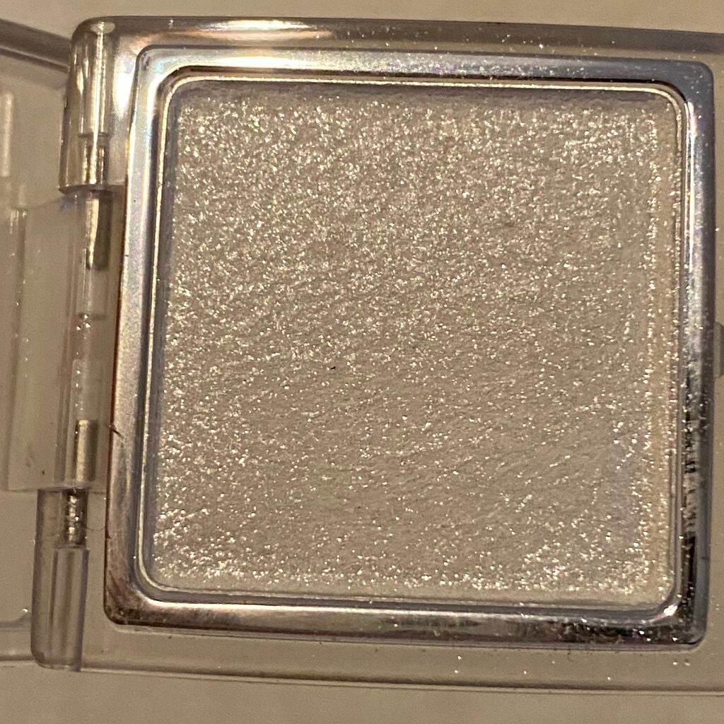 インジーニアス パウダーアイズ N/RMK/単色アイシャドウを使ったクチコミ(4枚目)