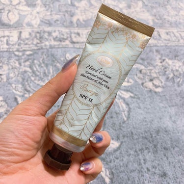 SABON ハンドクリーム SPF15 ブリーズのクチコミ「ザボンのハンドクリーム ブリーズ
このハンドクリームは15SPFが入っていて手の日焼けを予防し.....」（1枚目）