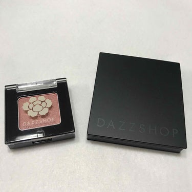 ❣️DAZZ  SHOP ALLURED SINGLE EYESHADOW NEO PARADISE 19
❣️DAZZ SHOP SHEER POWDER BLUSH BABYHIP 05

#DAZ