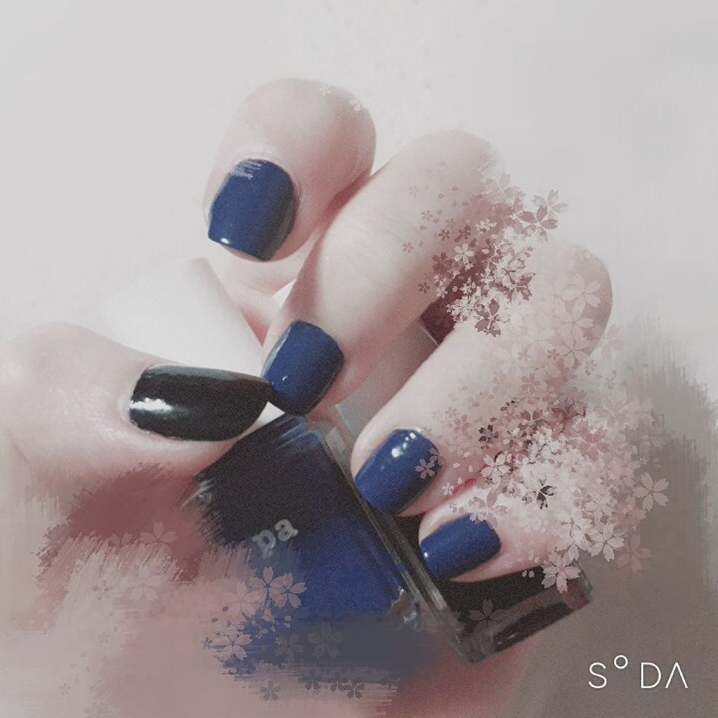Pa ネイルカラー Pa Nail Collectiveを使った口コミ セルフネイル 両方とも親指だけ黒で他は青 By 𝙼𝚊𝚜𝚢𝚞 普通肌 Lips