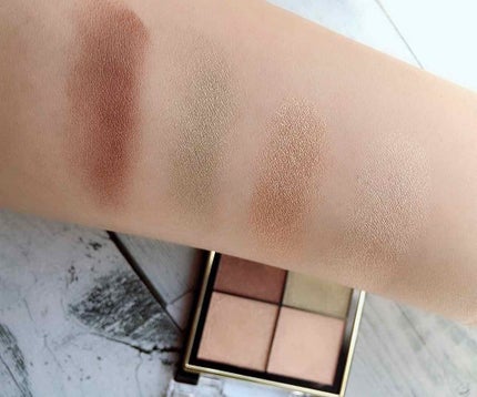 リアルクローズシャドウ/excel/アイシャドウパレットを使ったクチコミ(2枚目)