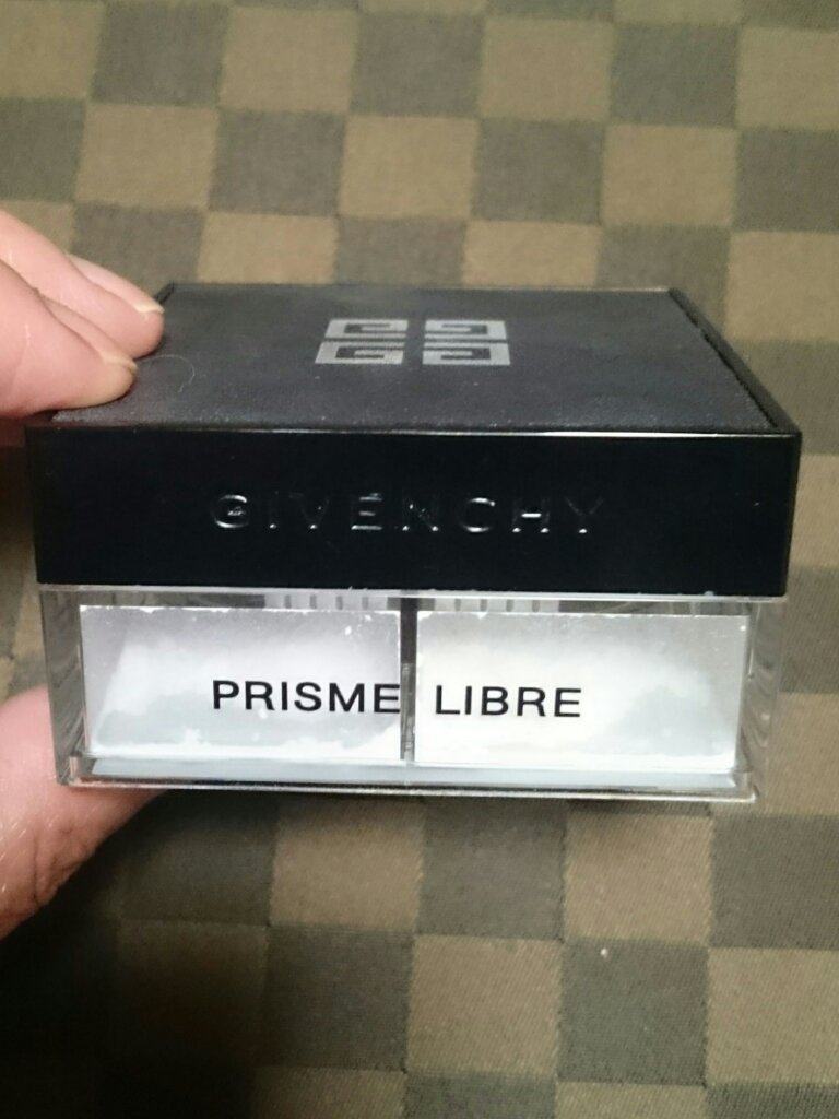 プリズム・リーブル・スキンケアリング・グロウ・クッション/GIVENCHY/クッションファンデーションを使ったクチコミ（1枚目）