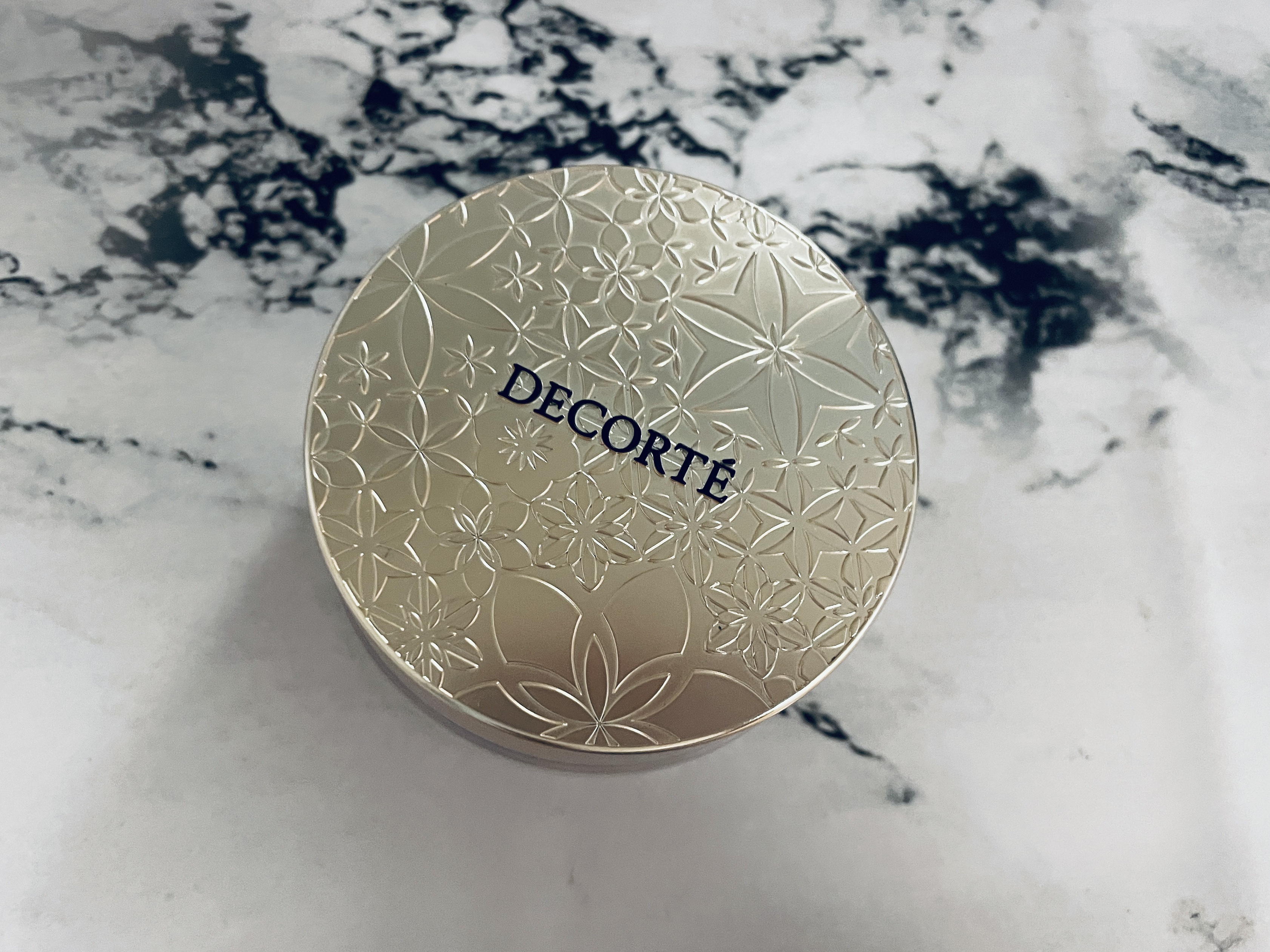 フェイスパウダー/DECORTÉ/ルースパウダーを使ったクチコミ（1枚目）