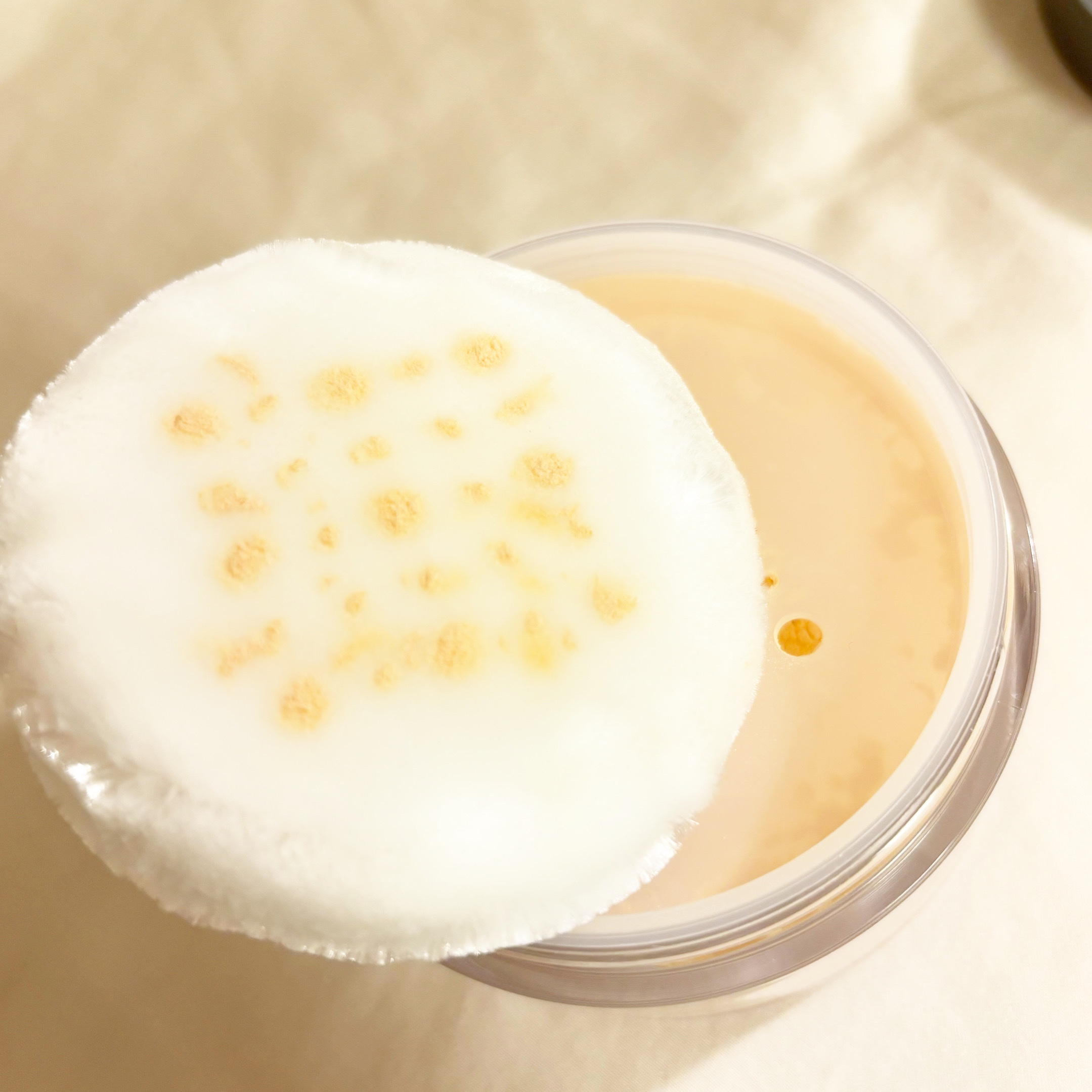 フィニッシングパウダー マット/チャコット・コスメティクス/ルースパウダーを使ったクチコミ（2枚目）