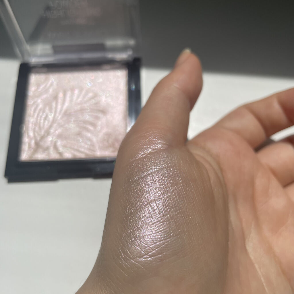 MegaGlo Highlighting Powder/wet 'n' wild/パウダーハイライトを使ったクチコミ（3枚目）