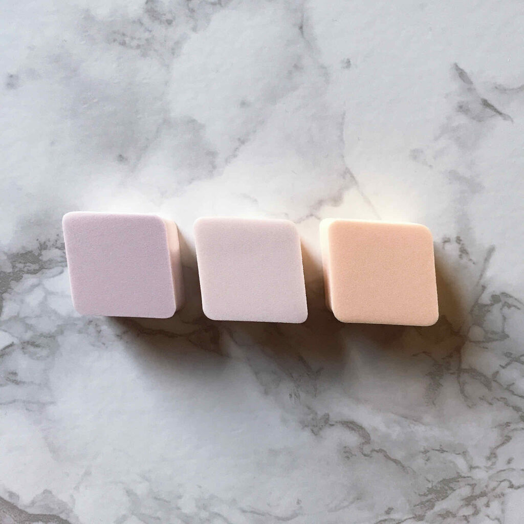 メイクアップスポンジ（１５個、ダイヤモンド形）/DAISO/パフ・スポンジを使ったクチコミ（2枚目）