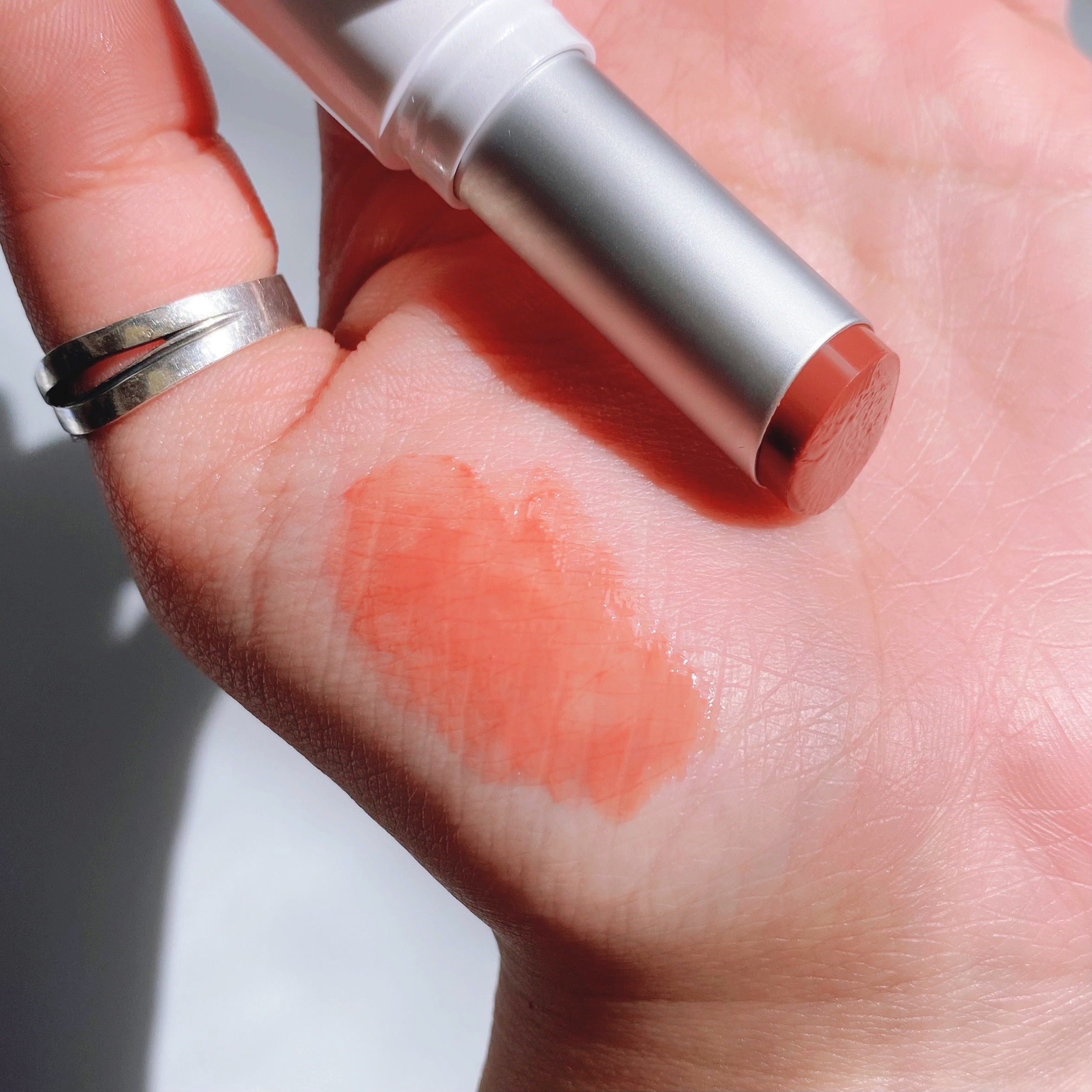 グラスティングメルティングバーム/rom&nd/リップバームを使ったクチコミ（2枚目）