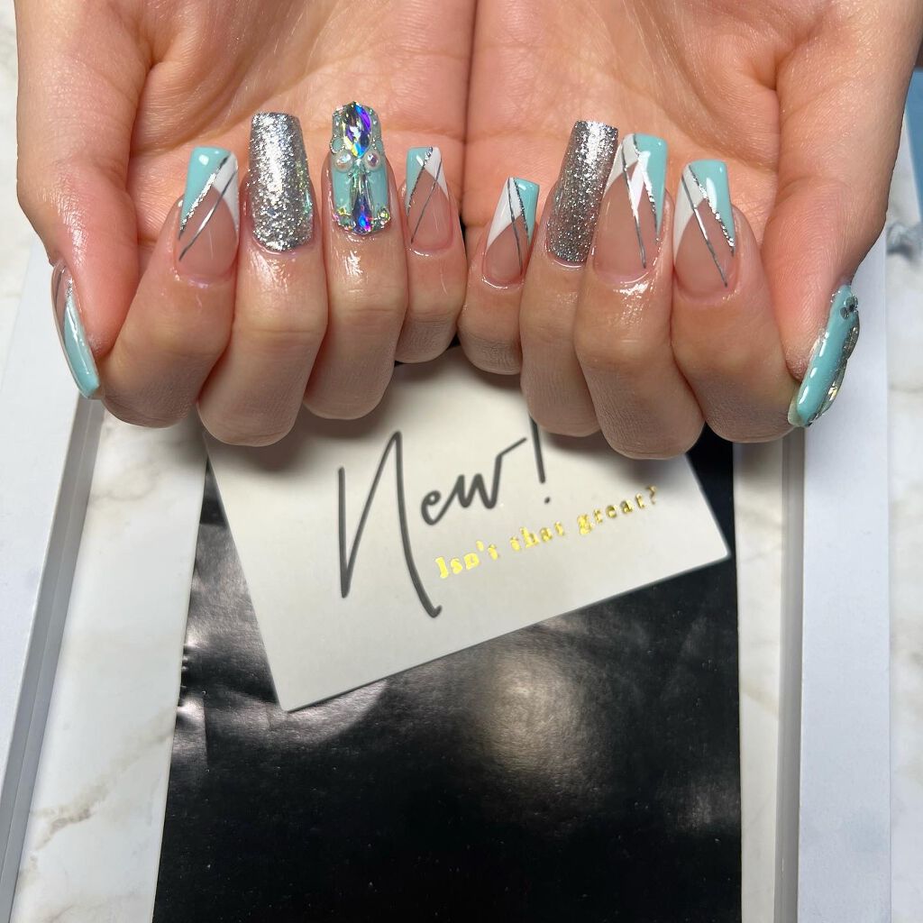 cst on LIPS 「#おまかせネイル#スクエアネイル#春ネイル💅#ネイル好きな人と..」(3枚目)