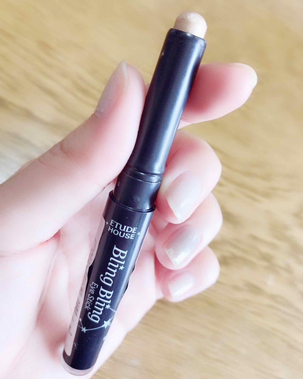 キラキラ アイシャドウ/ETUDE/スティックアイシャドウを使ったクチコミ(1枚目)