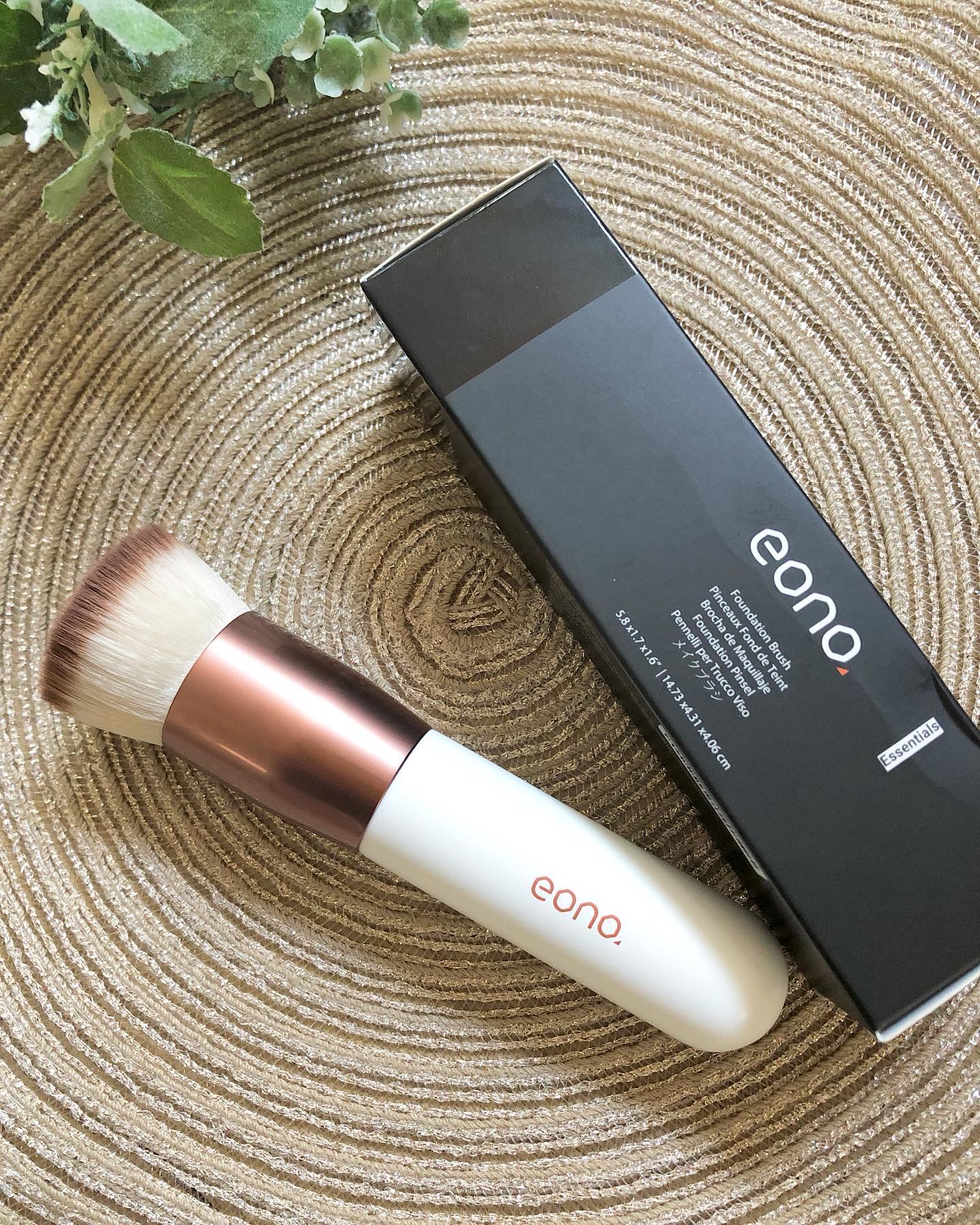 メイクブラシ フラット型 柔らかい 木柄/Eono(イオーノ)/メイクブラシを使ったクチコミ（1枚目）