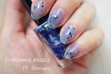 ELEGANCERAZZLE
エナメルラッカー
17 Dystopia

今回は透け感が出るような塗り方にしてみた💅
たっぷり塗るとホロぎっしりで色味ももっと深いブルーになる！

去年買ったものだけどサ