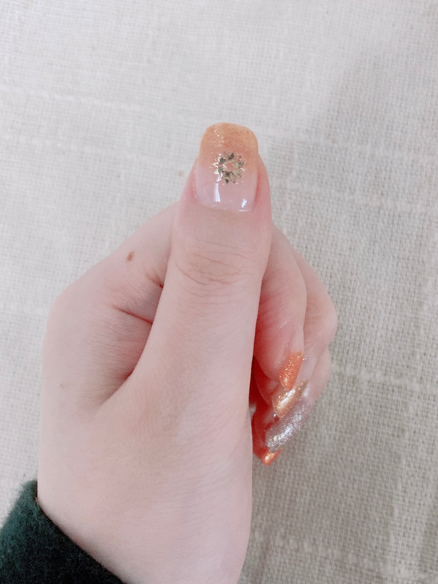 カラフルネイルズ/キャンメイク/マニキュアを使ったクチコミ(2枚目)