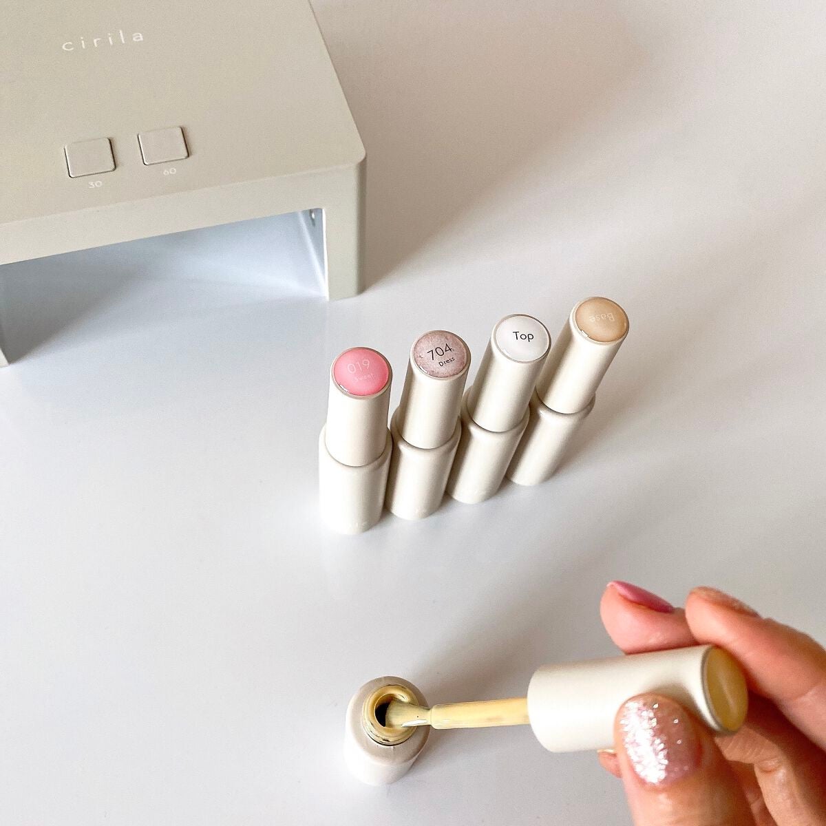 asaco on LIPS 「初お家でセルフジェルネイル色々見ましたが、なかなか口コミが無..」(3枚目)